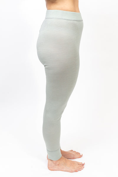 Primera Capa Calza Mujer 100% Lana Merino en color gris claro, cómoda y de calidad para uso diario.